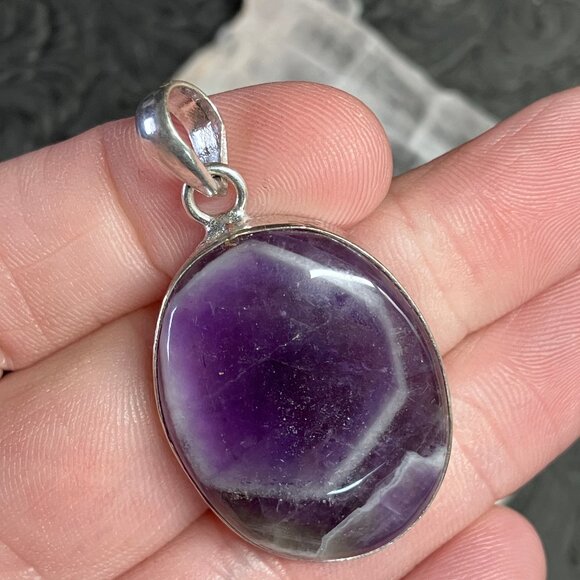 Chevron Amethyst Pendant Stone Crystal Jewelry - Picture 4 of 7